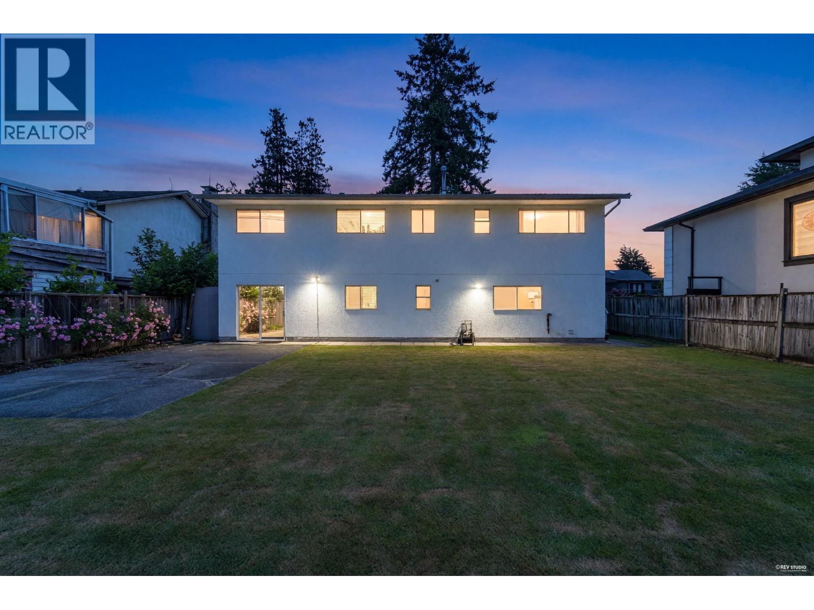 9091 Ash Street, Richmond, British Columbia  V7A 2T5 - Photo 2 - R3135879
