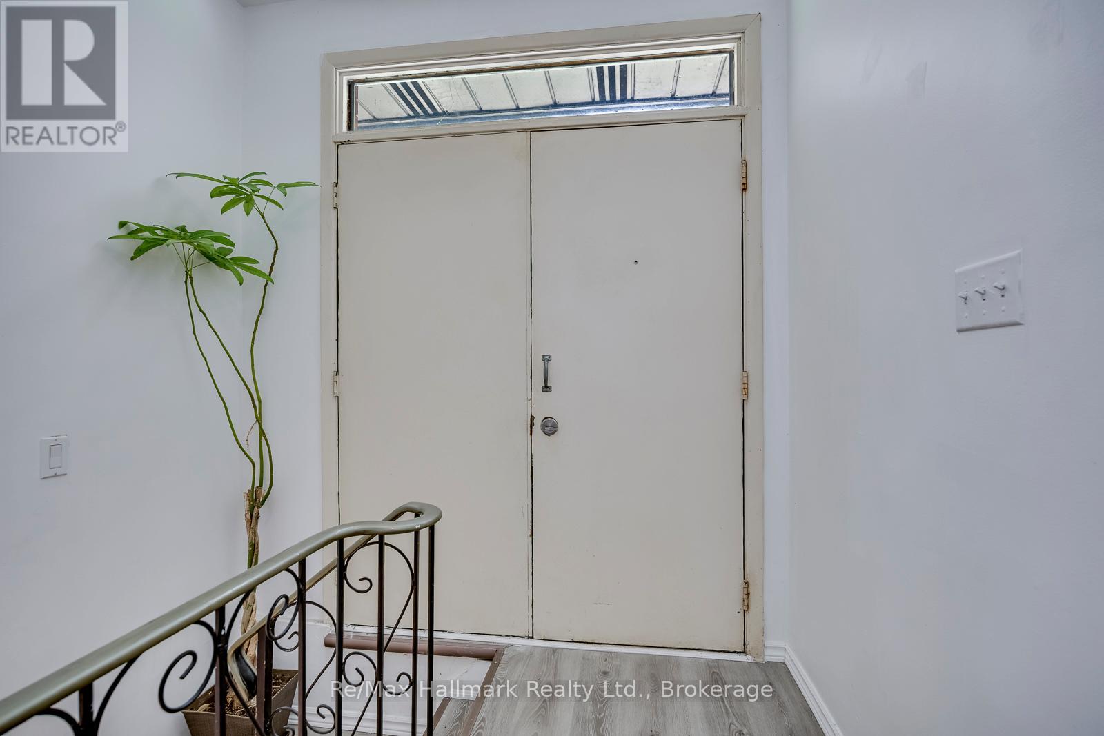 5371 Dundas Street, Burlington, Ontario  L7R 3X4 - Photo 11 - W13435514
