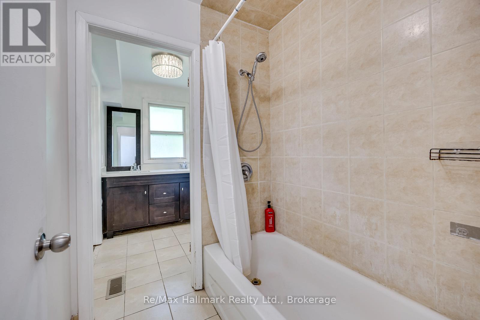 5371 Dundas Street, Burlington, Ontario  L7R 3X4 - Photo 22 - W13435514
