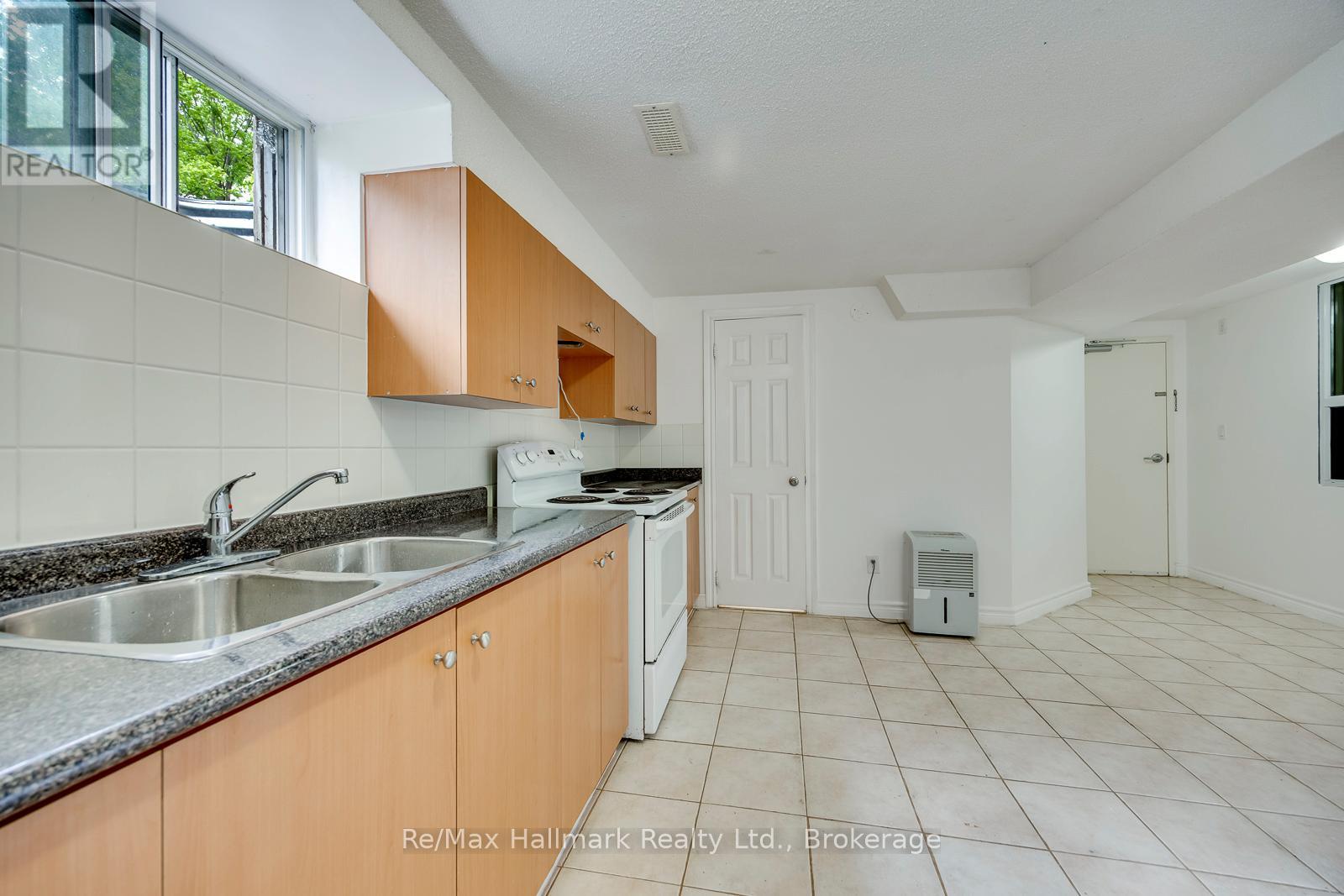 5371 Dundas Street, Burlington, Ontario  L7R 3X4 - Photo 32 - W13435514