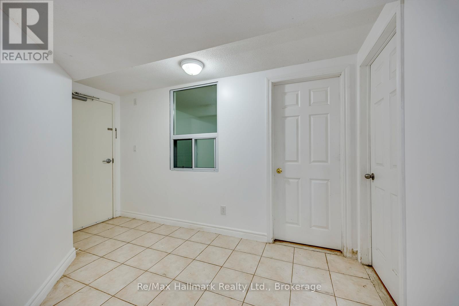5371 Dundas Street, Burlington, Ontario  L7R 3X4 - Photo 30 - W13435514