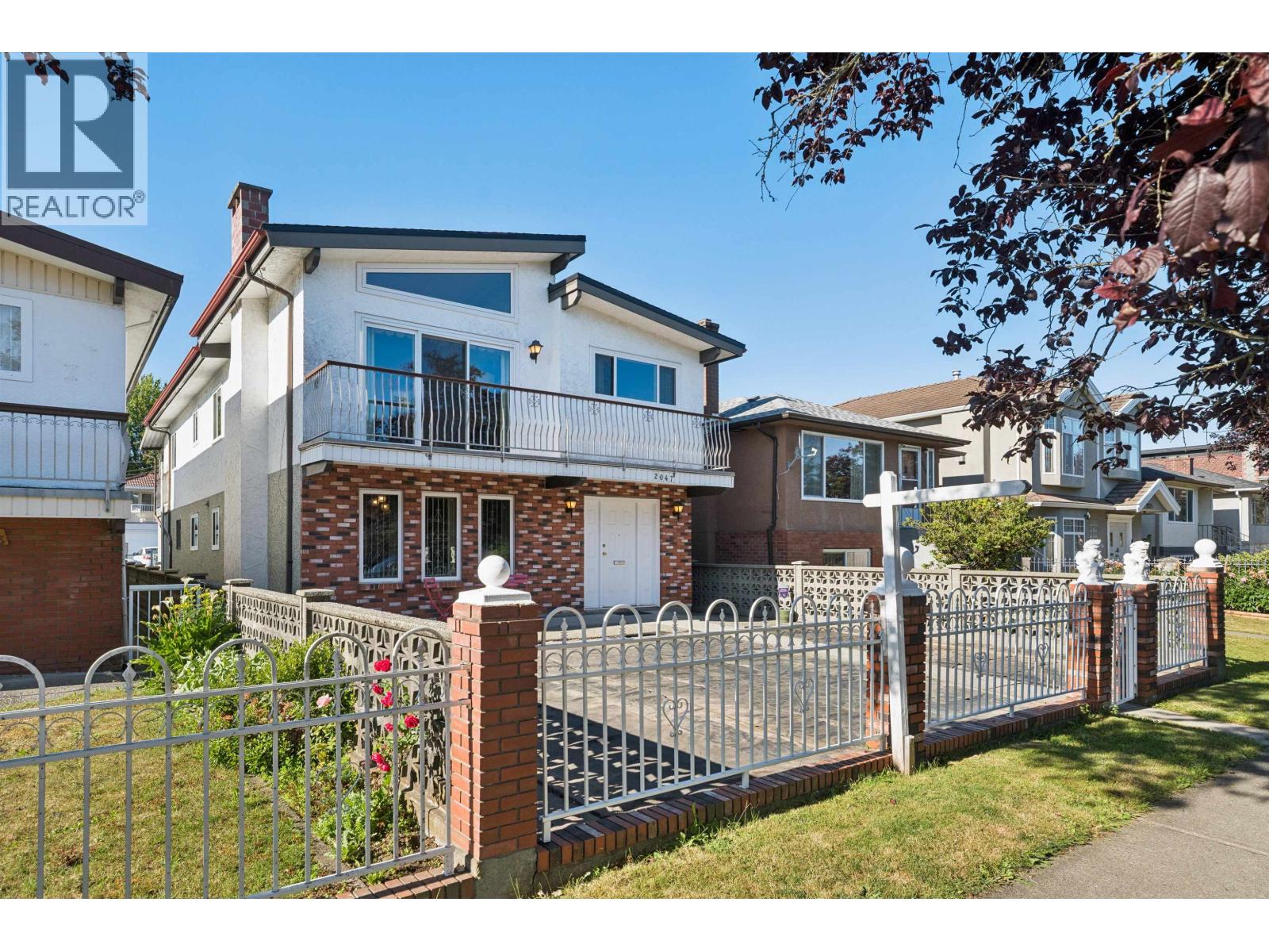 2047 E 52nd Avenue, Vancouver, British Columbia  V5P 1W8 - Photo 2 - R3135903