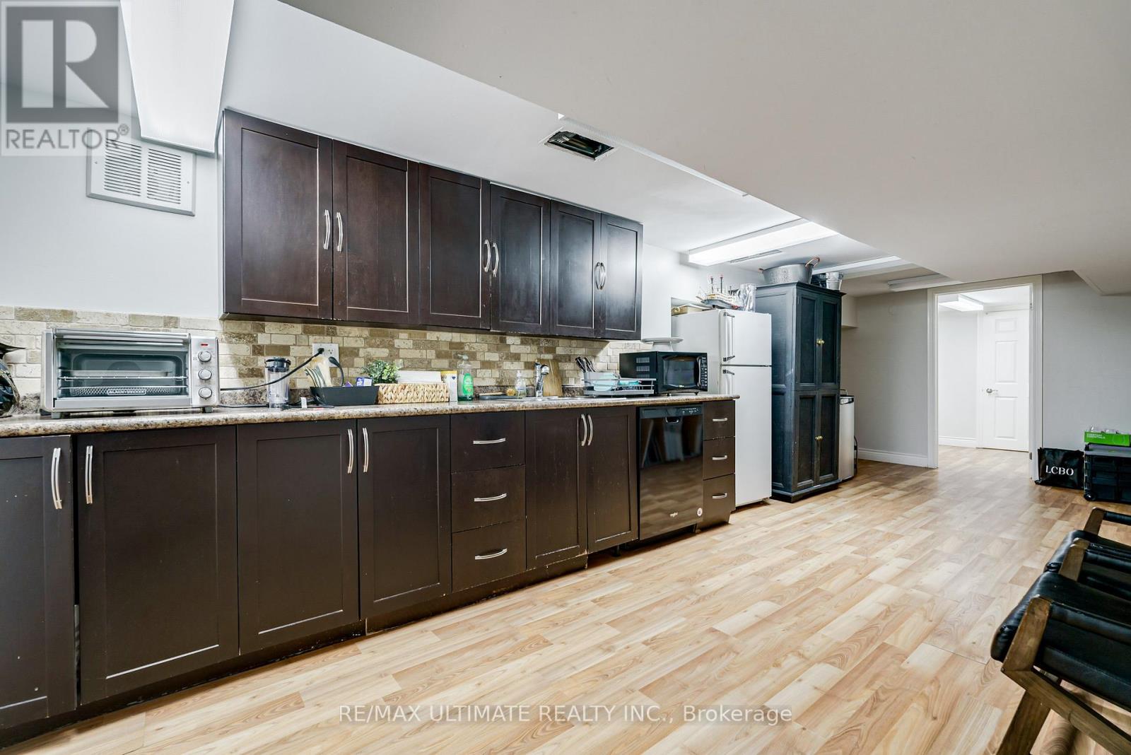 1945 Queen Street E, Toronto, Ontario M4L 1H7 - Photo 18 - E13233626