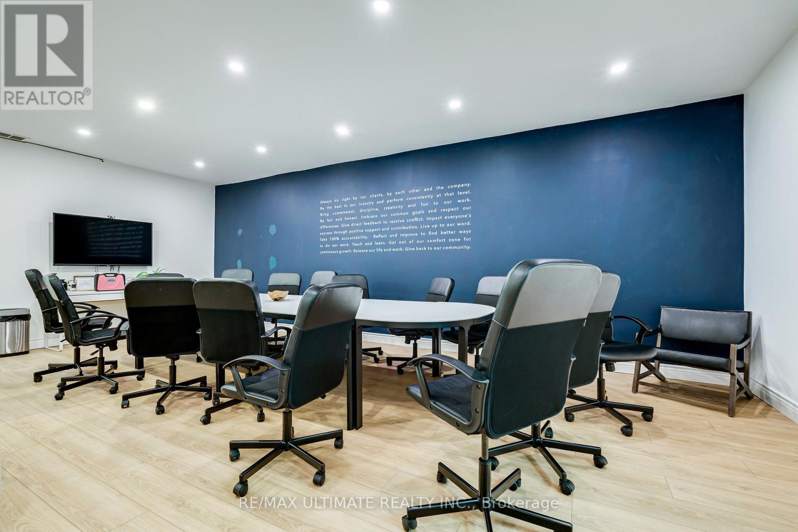 1945 Queen Street E, Toronto, Ontario M4L 1H7 - Photo 25 - E13233626