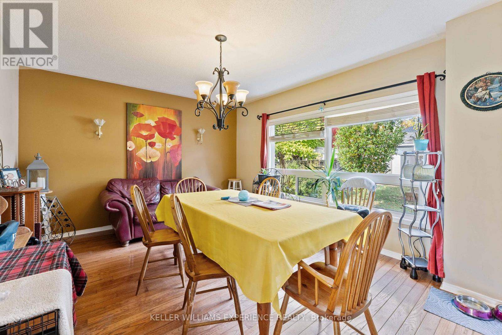 38 Truax Crescent, Essa, Ontario  L3W 0C2 - Photo 9 - N12474464