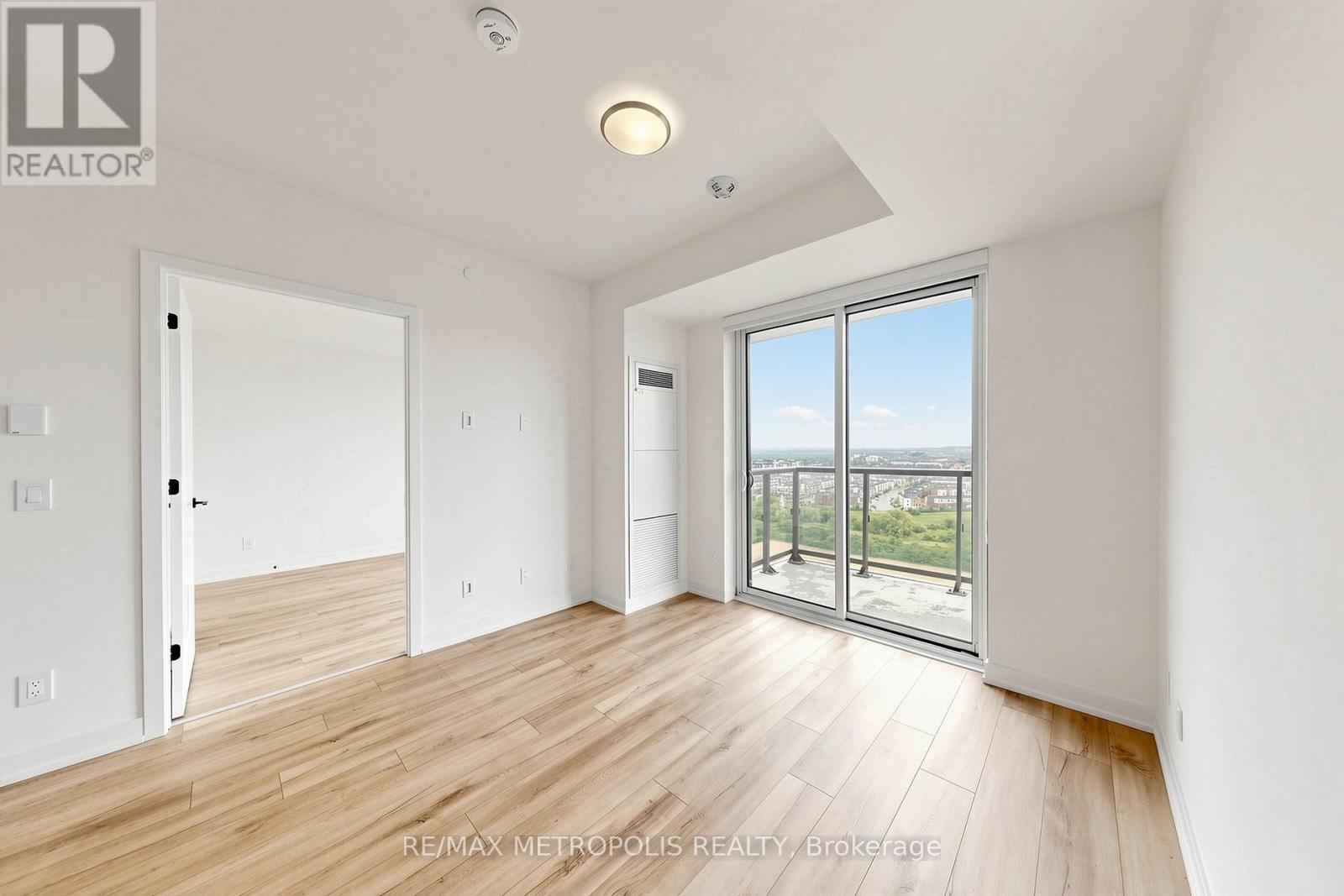 1906 - 335 Wheat Boom Drive, Oakville, Ontario  L6H 7Y1 - Photo 10 - W13434906