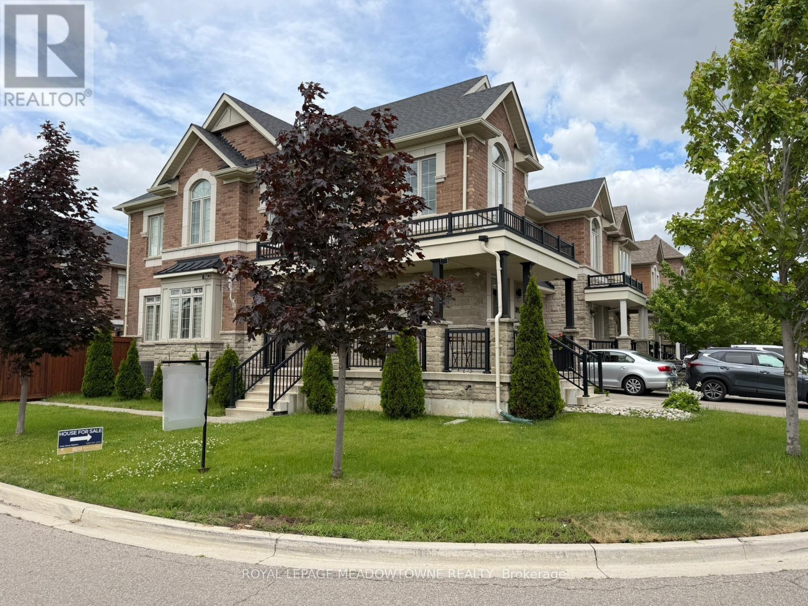 3892 Arvona Place, Mississauga, Ontario  L5M 0Y5 - Photo 3 - W13440032