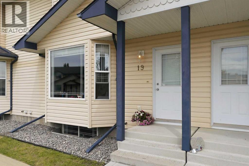 19, 2 Hinshaw Drive, Sylvan Lake, Alberta T4S 2J2 - Photo 3 - A2320042