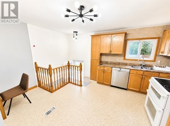 223 Tilley Rd, Sault Ste. Marie, Ontario  P6B 3Z3 - Photo 12 - SM261394