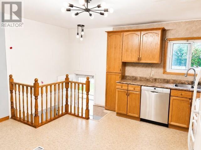 223 Tilley Rd, Sault Ste. Marie, Ontario  P6B 3Z3 - Photo 13 - SM261394