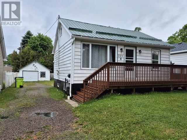 223 Tilley Rd, Sault Ste. Marie, Ontario  P6B 3Z3 - Photo 2 - SM261394