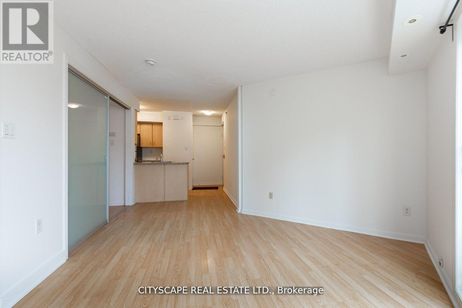 1704 - 80 Joe Shuster Way, Toronto, Ontario  M5G 2M4 - Photo 2 - W13446868