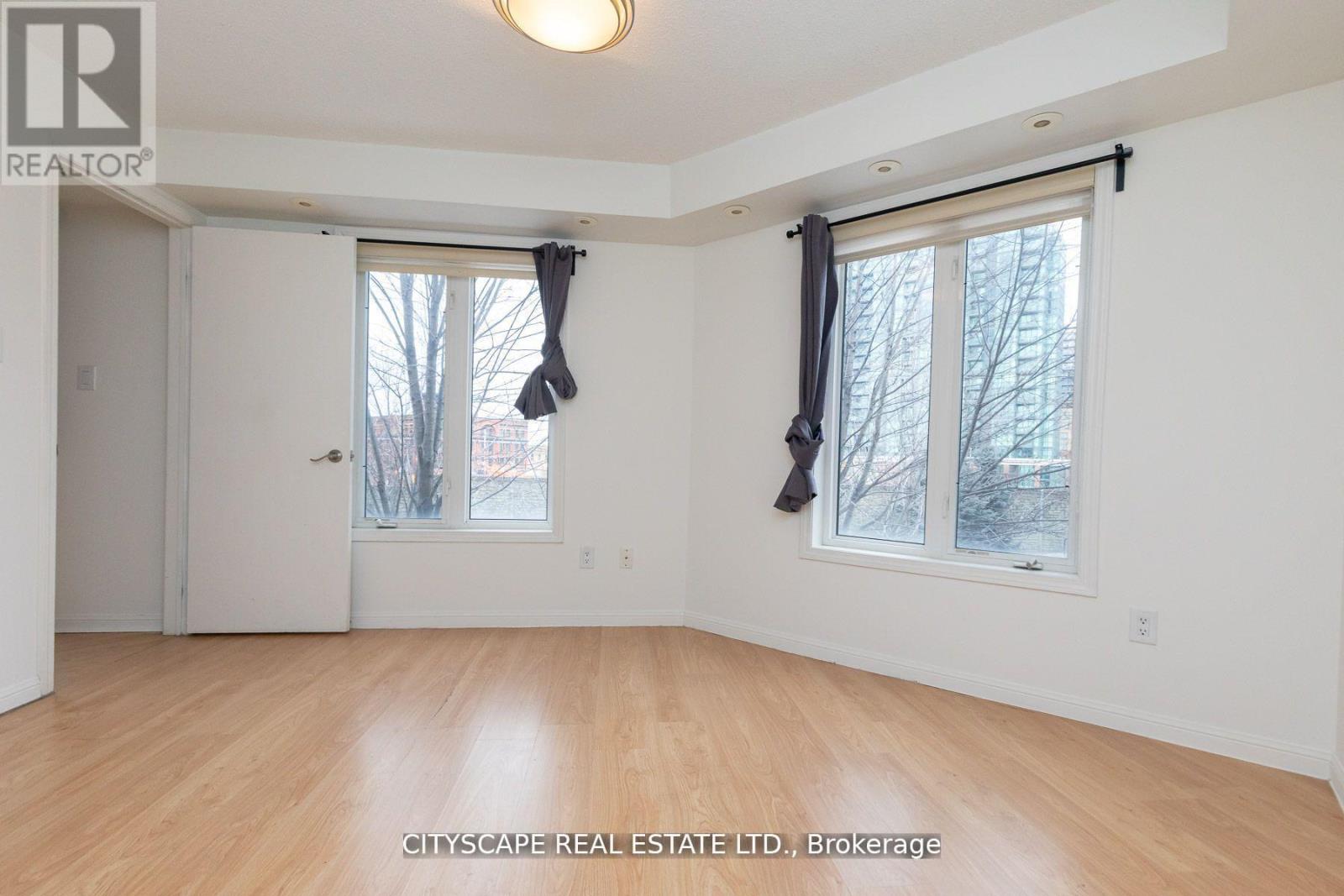 1704 - 80 Joe Shuster Way, Toronto, Ontario  M5G 2M4 - Photo 8 - W13446868