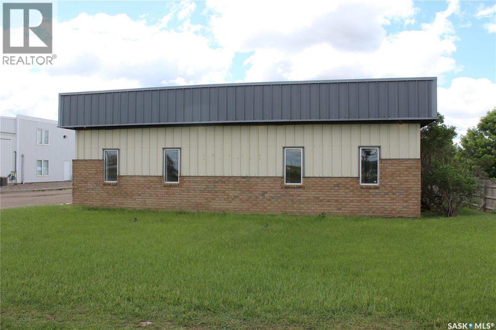 110 King Street, Estevan, Saskatchewan  S4A 2T5 - Photo 2 - SK029329