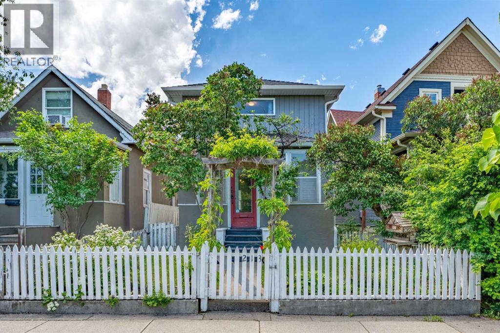 213 7a Street NE, Calgary, Alberta  T2E 4E7 - Photo 1 - A2318019