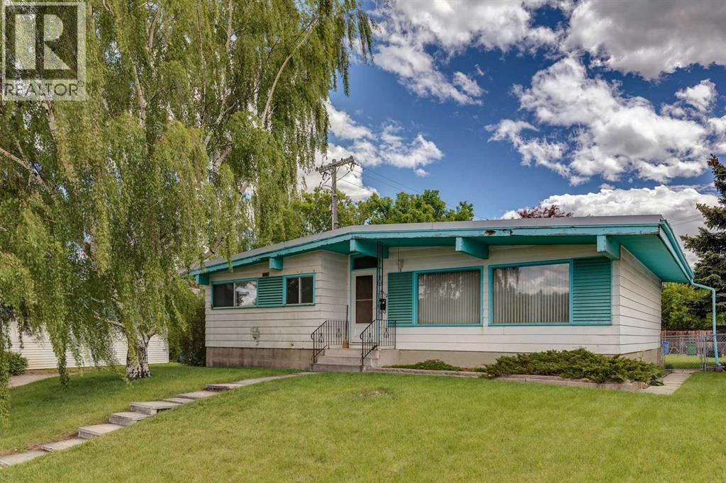 4312 40 Street NW, Calgary, Alberta  T3A 0H6 - Photo 1 - A2319736