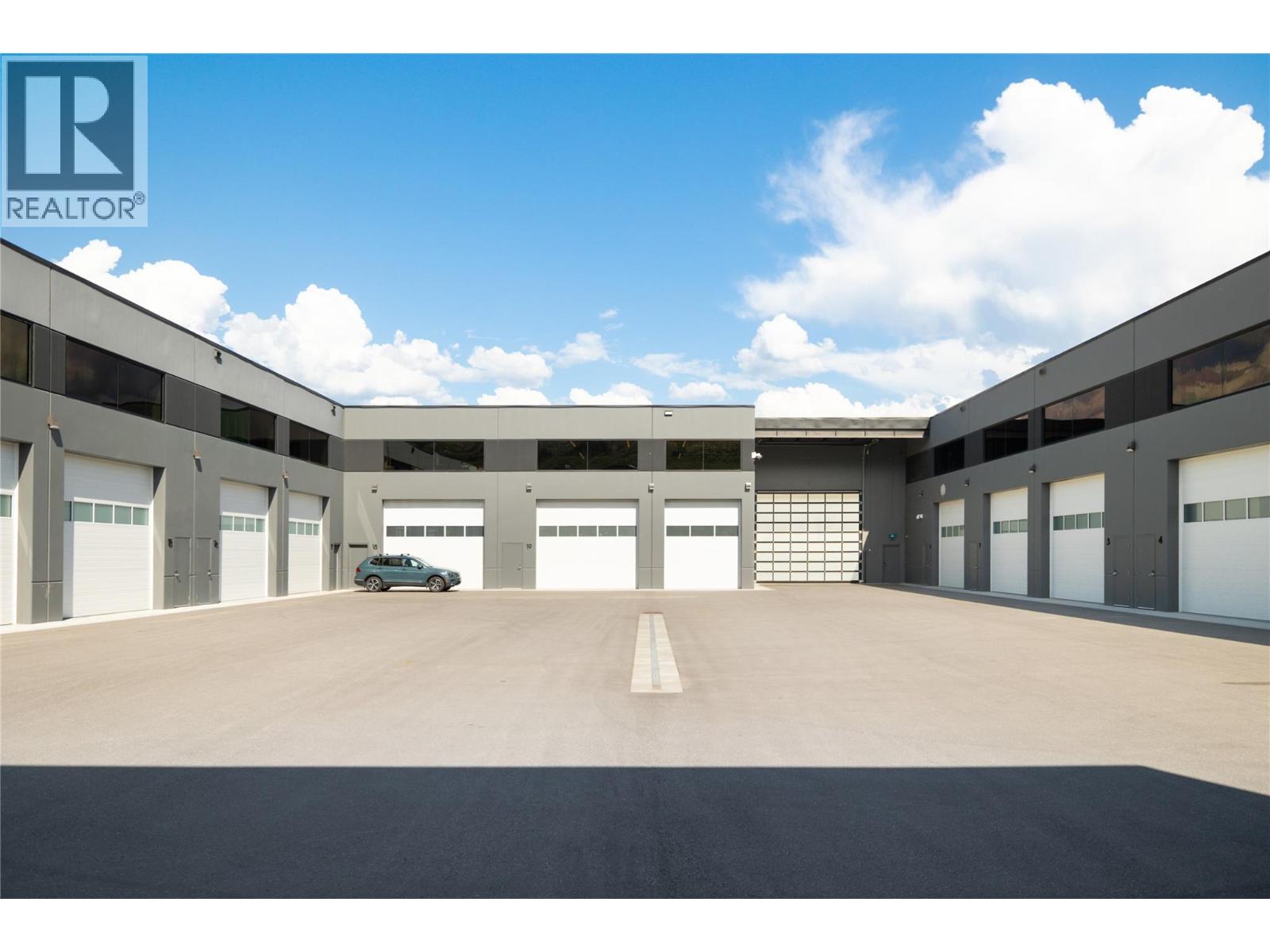 2090 Matrix Crescent Unit# 19 (Sl17), Kelowna, British Columbia  V1V 0G5 - Photo 2 - 10388966
