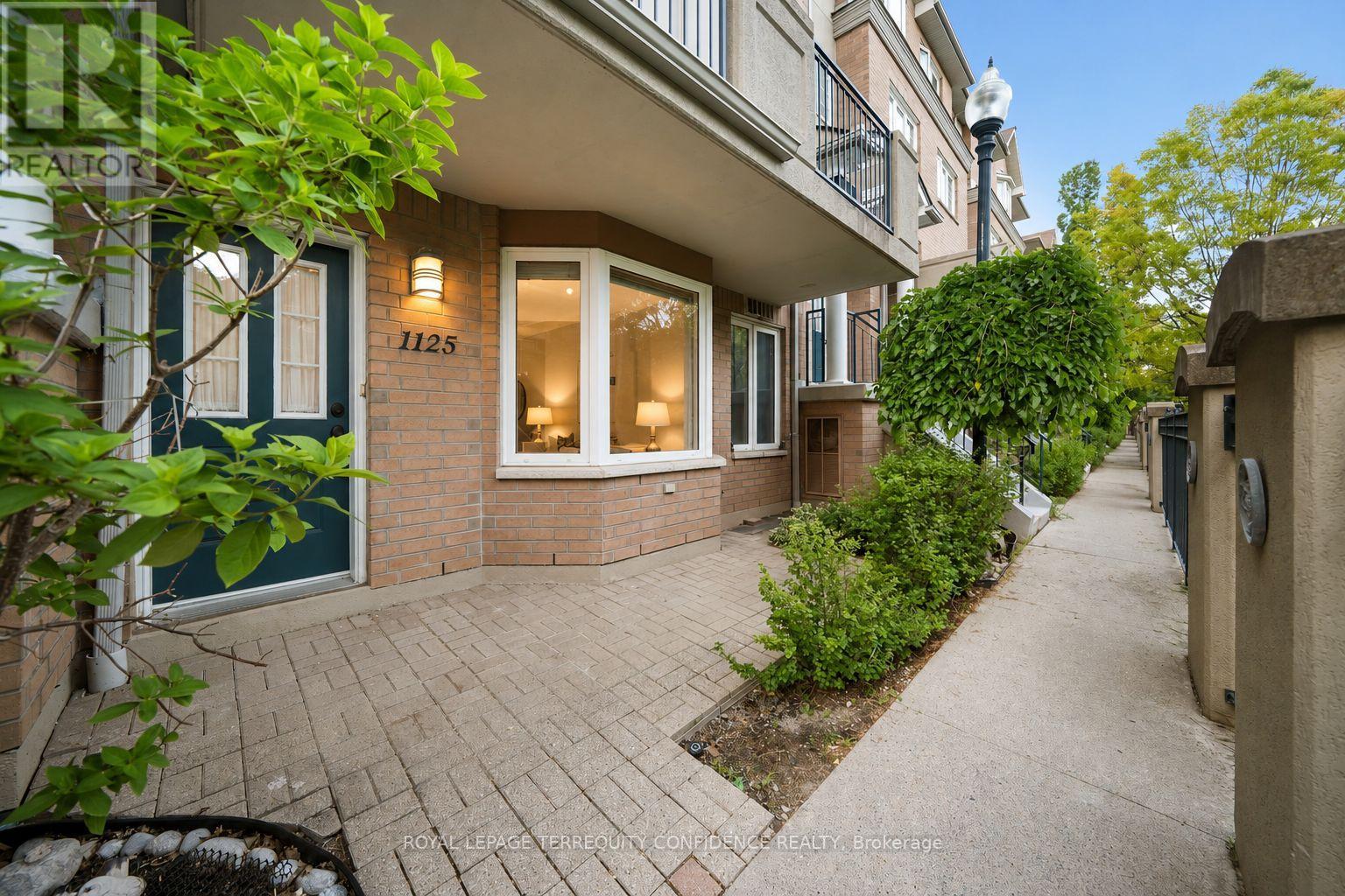 1125 - 28 SOMMERSET WAY, Toronto, Ontario