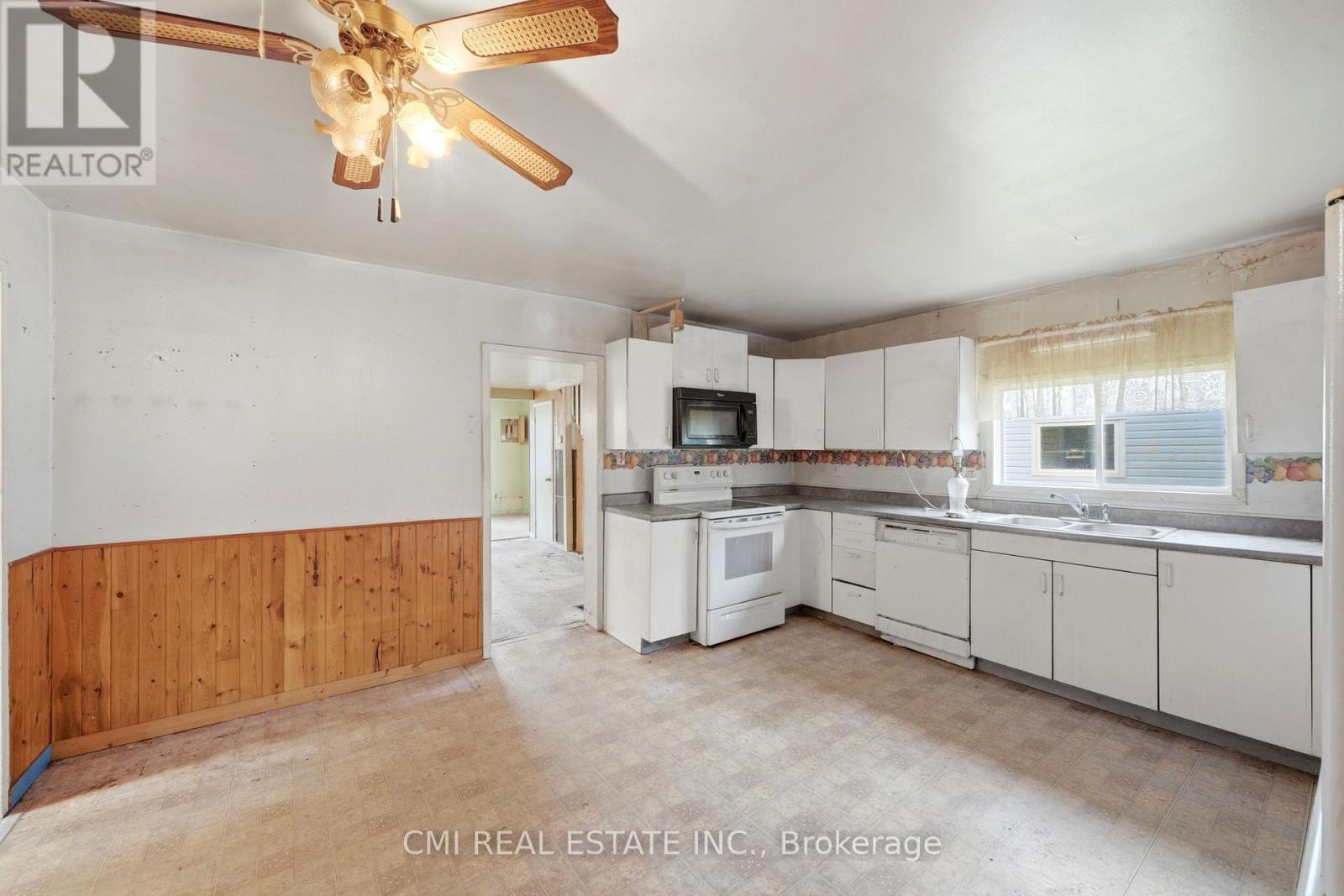 117 Fox Street, Penetanguishene, Ontario  L9M 1E2 - Photo 14 - S12772614