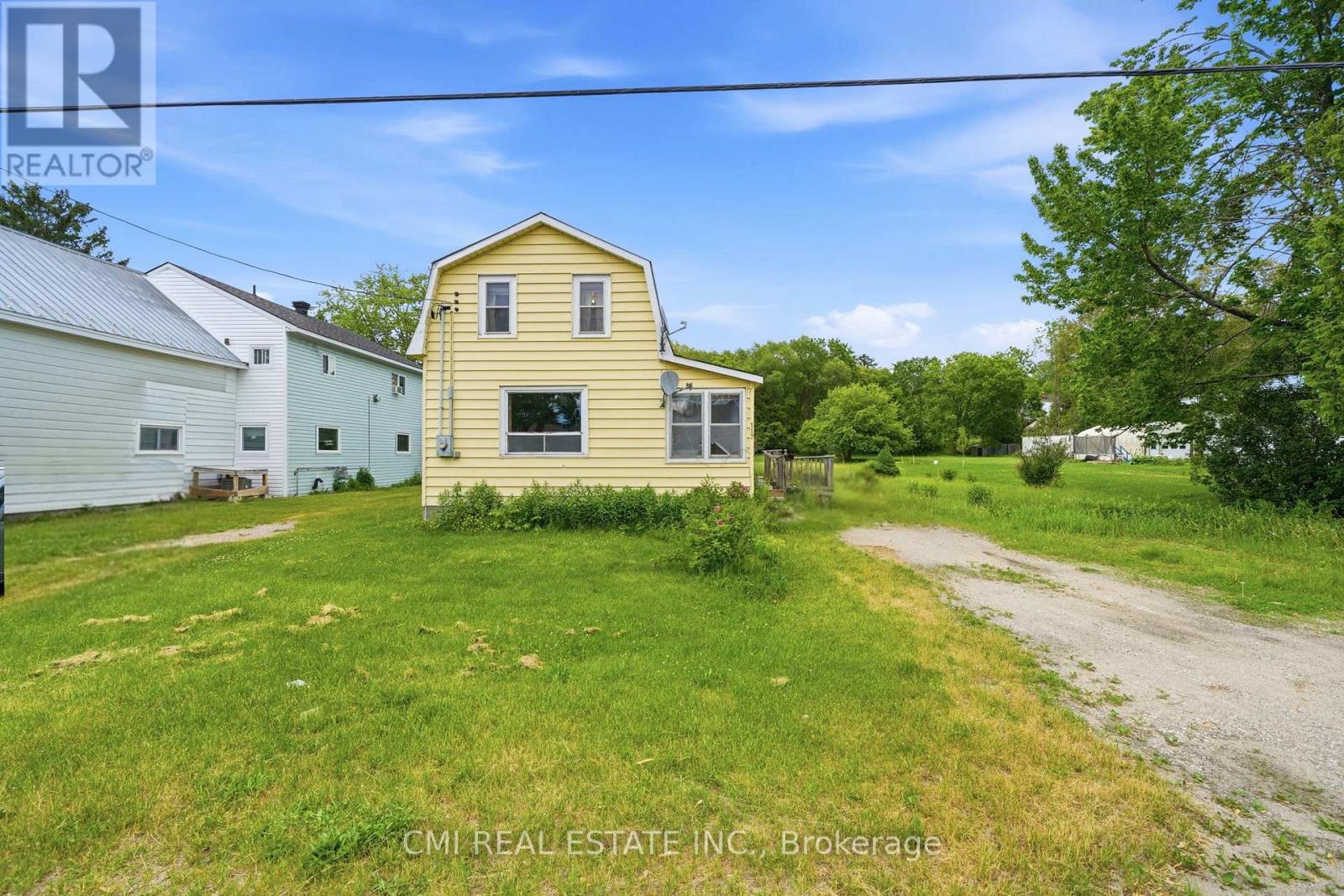 117 Fox Street, Penetanguishene, Ontario  L9M 1E2 - Photo 3 - S12772614