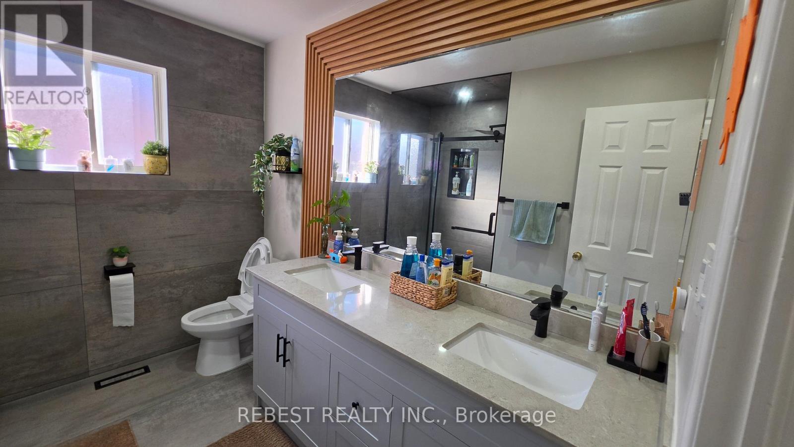 128 Starhill Crescent, Brampton, Ontario L6R 2P9 - Photo 25 - W13428094