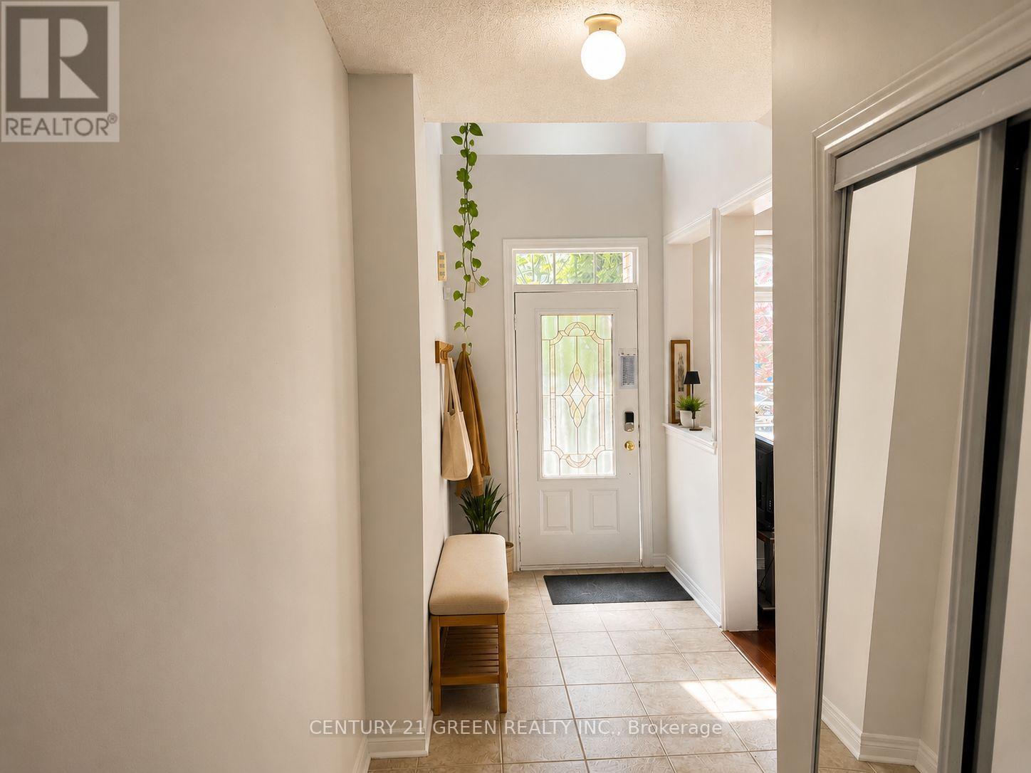 20 Outlook Avenue, Brampton, Ontario  L6Y 5N9 - Photo 2 - W13445406