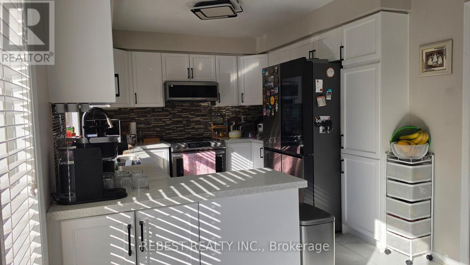 128 Starhill Crescent, Brampton, Ontario L6R 2P9 - Photo 13 - W13428094