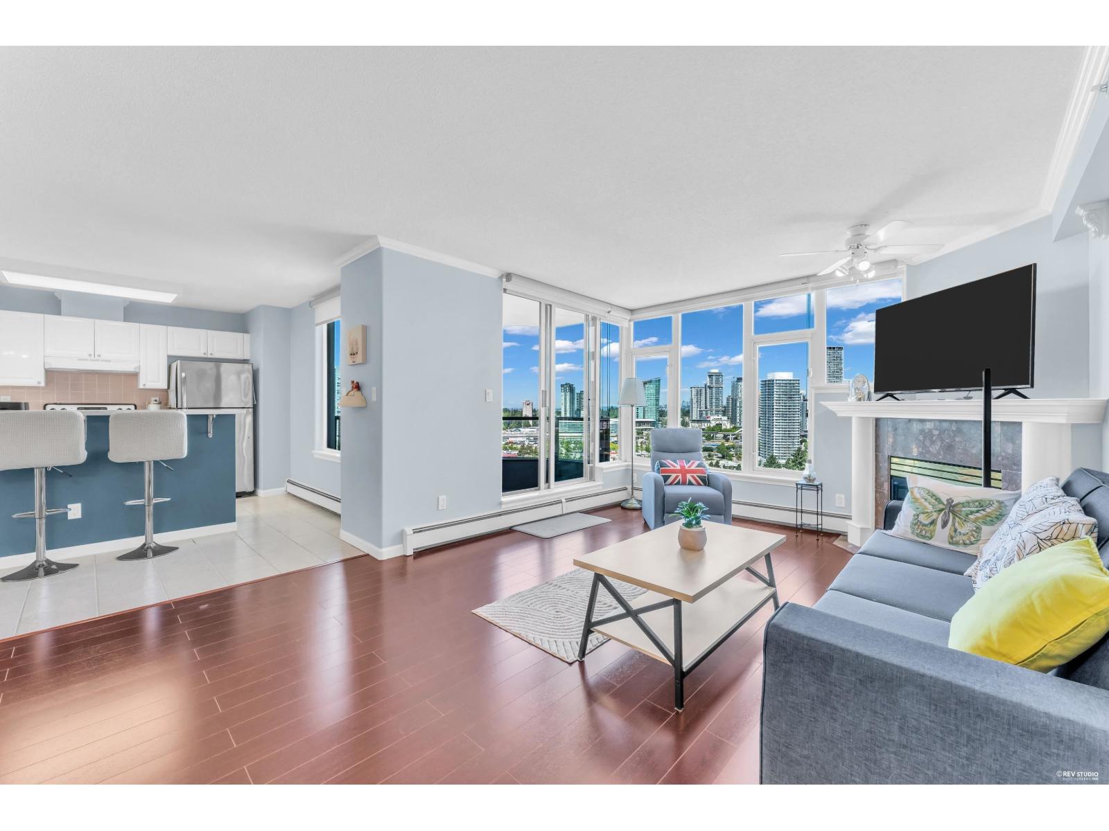 1701 13880 101 AVENUE, surrey, British Columbia
