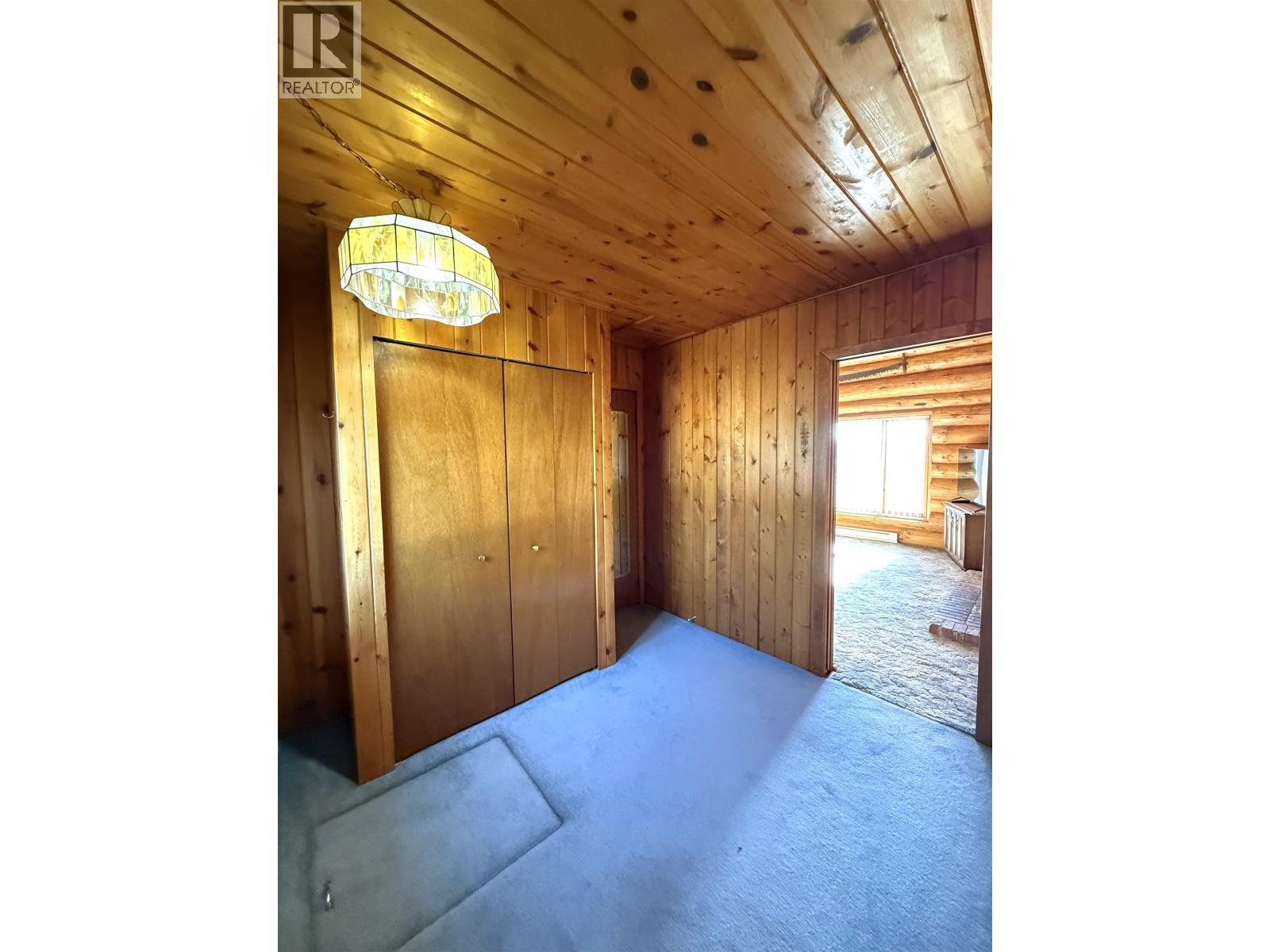5549 Backvalley Road, 100 Mile House, British Columbia  V0K 2Z0 - Photo 27 - R3135705