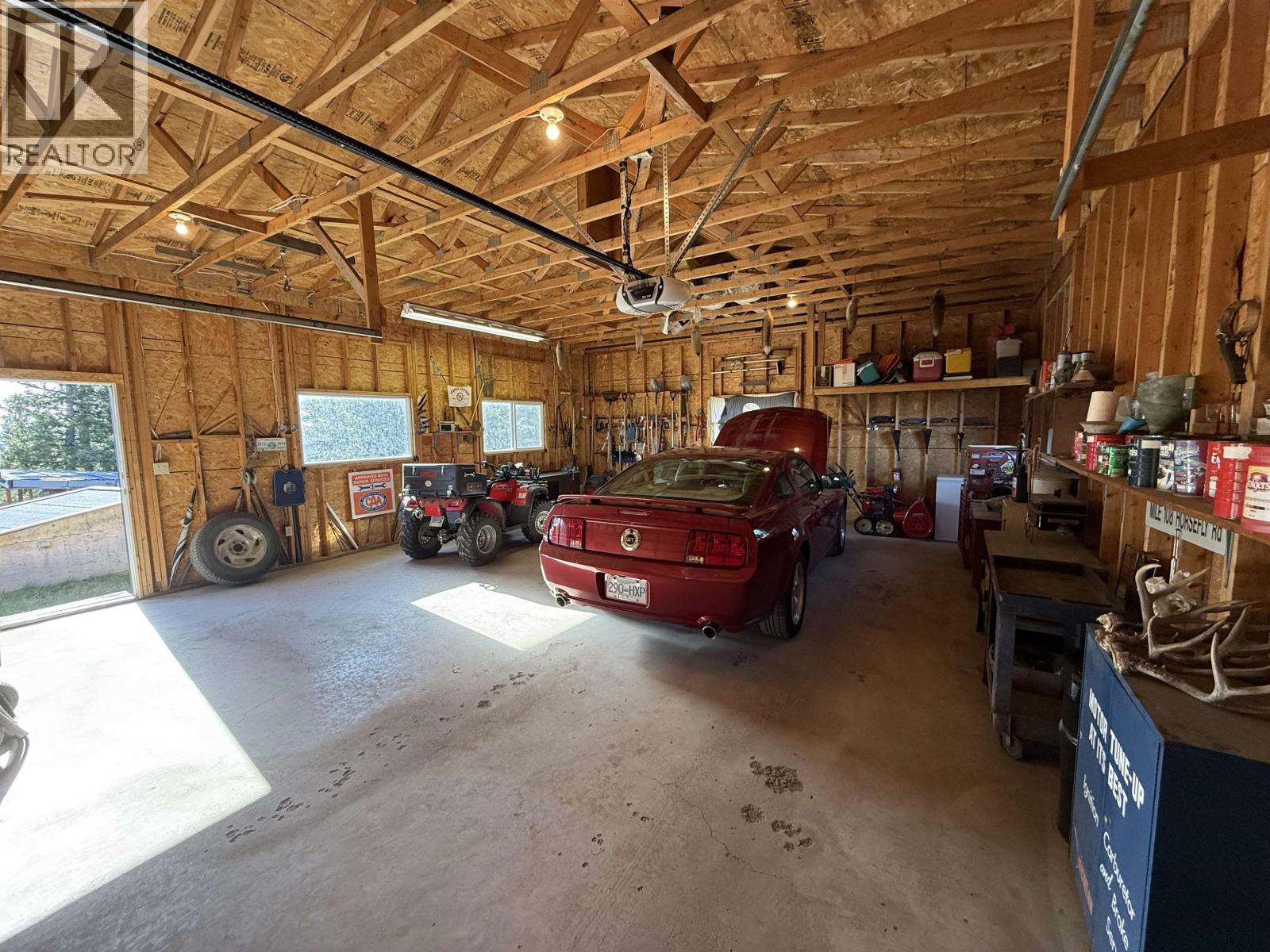 5549 Backvalley Road, 100 Mile House, British Columbia  V0K 2Z0 - Photo 33 - R3135705