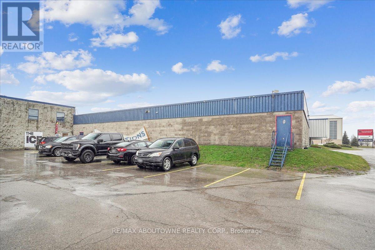 C - 590 SOUTH SERVICE ROAD, Hamilton, Ontario