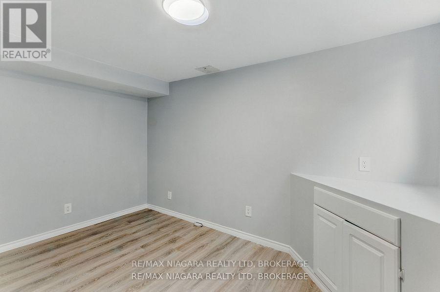 Lower - 290 Scholfield Avenue S, Welland, Ontario  L3B 1N8 - Photo 5 - X13443830