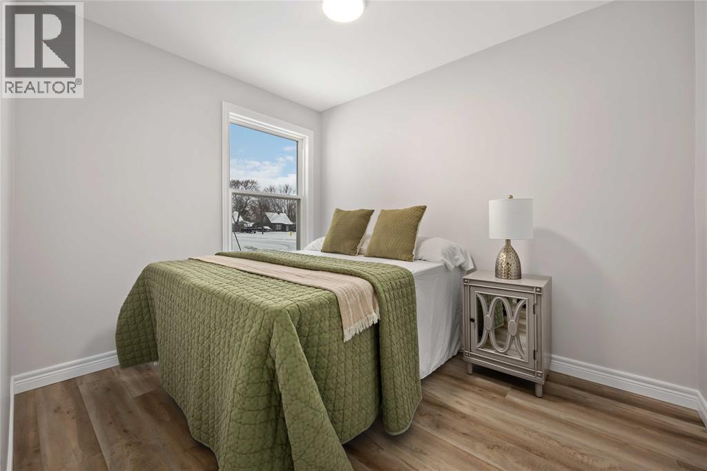 657 Cherry Drive, Sarnia photo 12