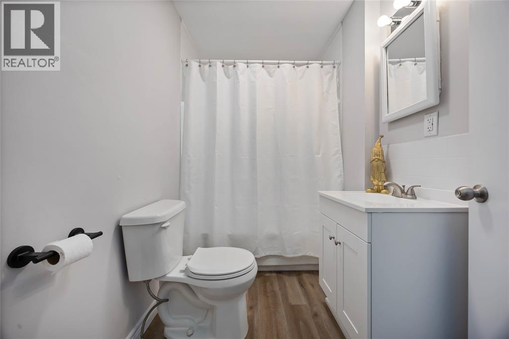 657 Cherry Drive, Sarnia photo 17