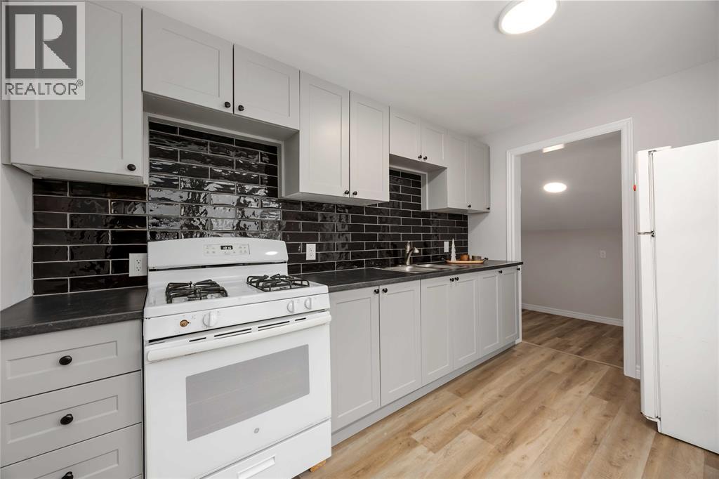 657 Cherry Drive, Sarnia photo 9