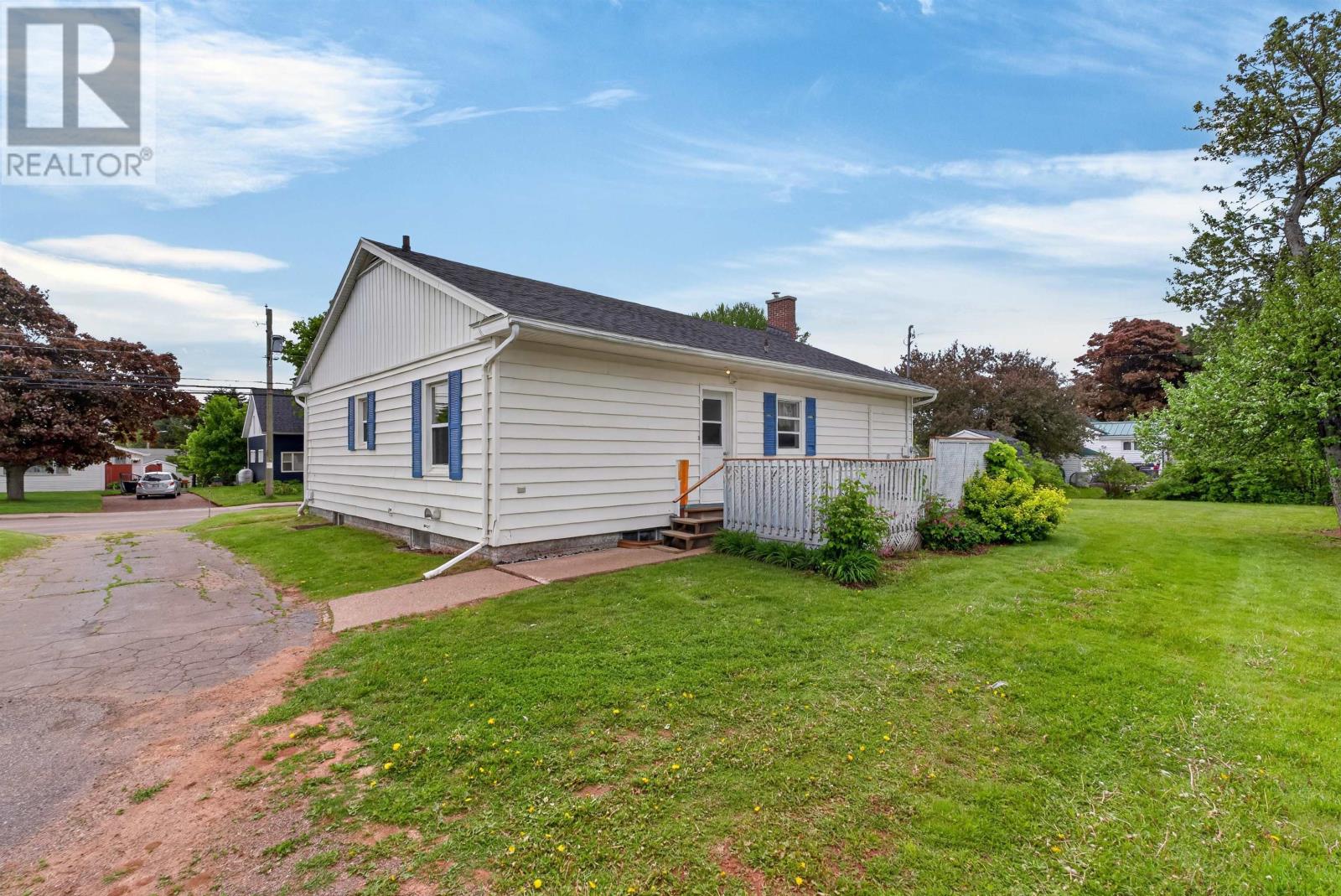 304 Granville Street, Summerside, Prince Edward Island  C1N 3B2 - Photo 12 - 202614475
