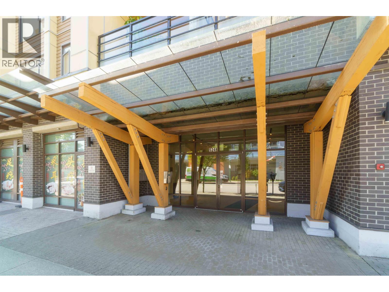 221 5248 Grimmer Street, Burnaby, British Columbia  V5H 2H2 - Photo 3 - R3134526