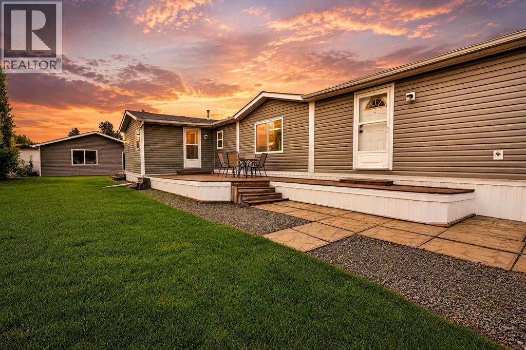 411 5 Street NW, Sundre, Alberta