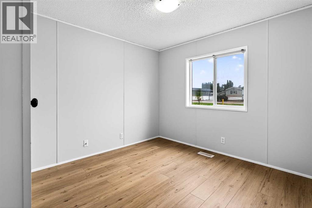 411 5 Street NW, Sundre, Alberta  T0M 1X0 - Photo 10 - A2320231