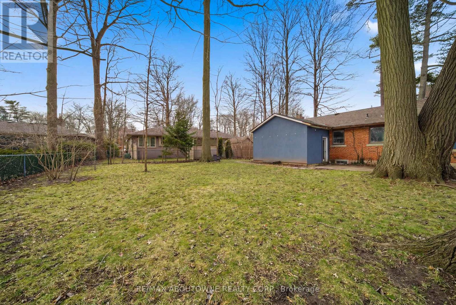 276 Lakeshore Road W, Oakville, Ontario  L6K 1E8 - Photo 23 - W12816046