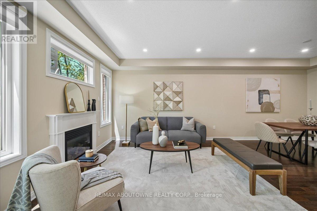 2020 Colonel William Parkway, Oakville, Ontario L6M 0L9 - Photo 11 - W13236724