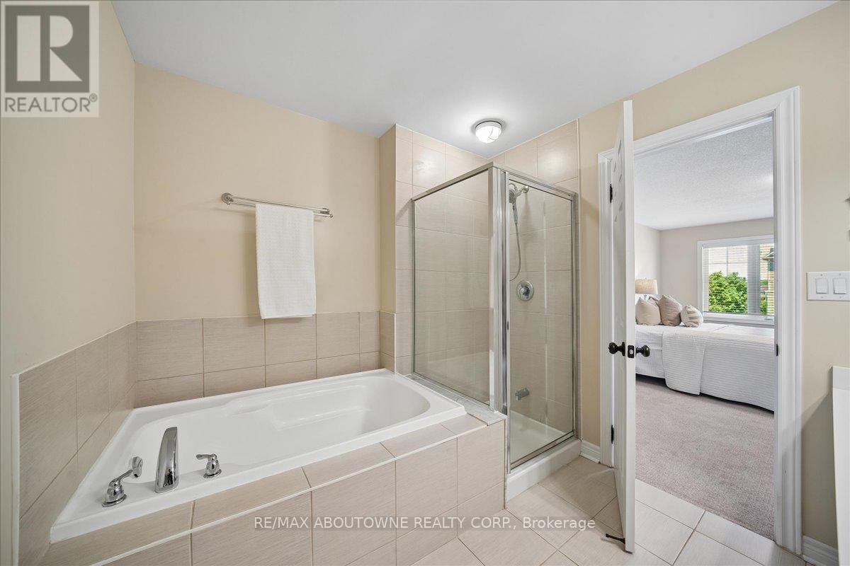 2020 Colonel William Parkway, Oakville, Ontario L6M 0L9 - Photo 27 - W13236724