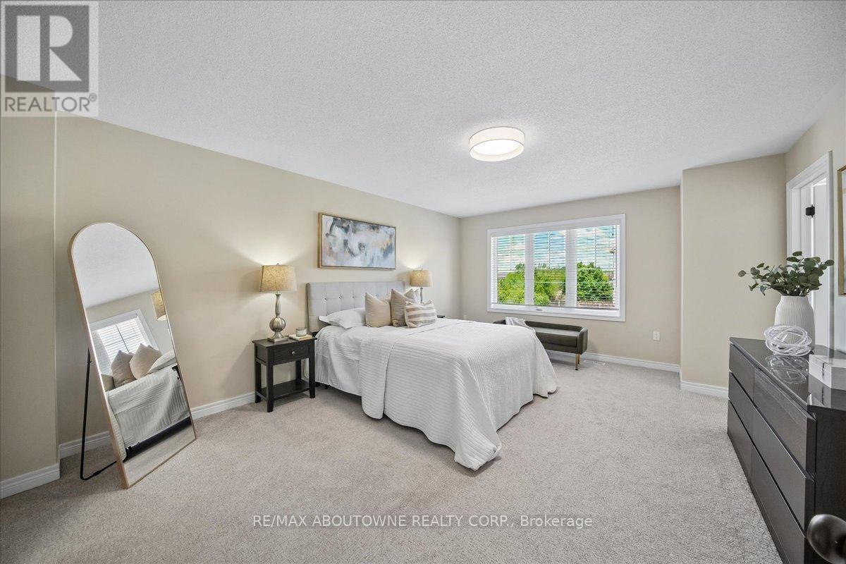 2020 Colonel William Parkway, Oakville, Ontario L6M 0L9 - Photo 23 - W13236724
