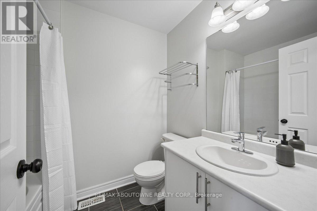 2020 Colonel William Parkway, Oakville, Ontario L6M 0L9 - Photo 30 - W13236724