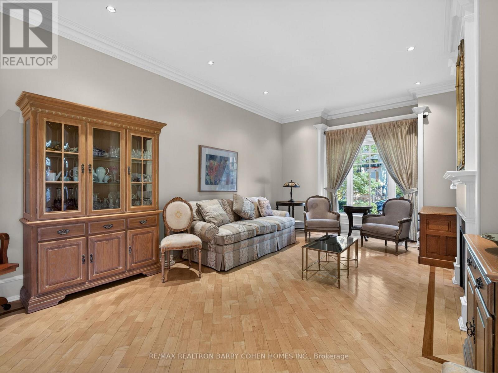 36 Esgore Drive, Toronto, Ontario  M5M 3R4 - Photo 3 - C13447014