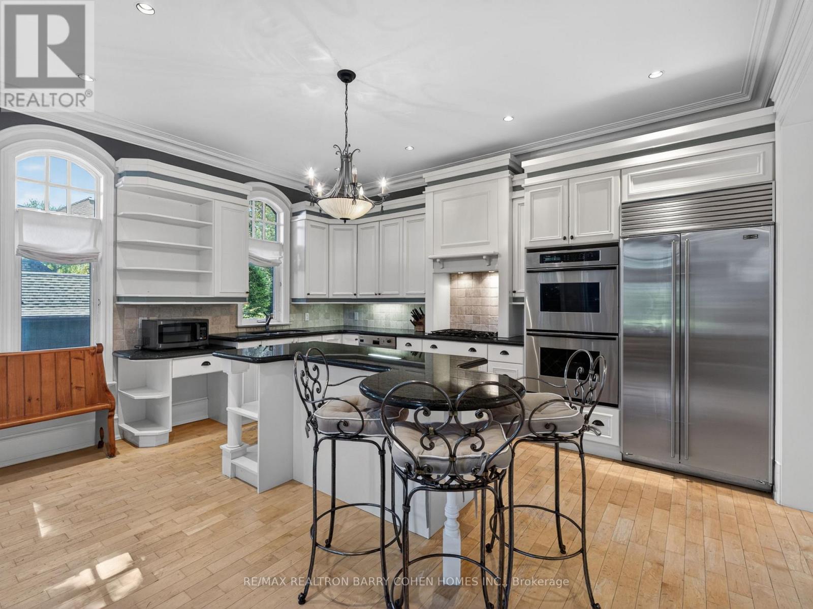 36 Esgore Drive, Toronto, Ontario  M5M 3R4 - Photo 5 - C13447014