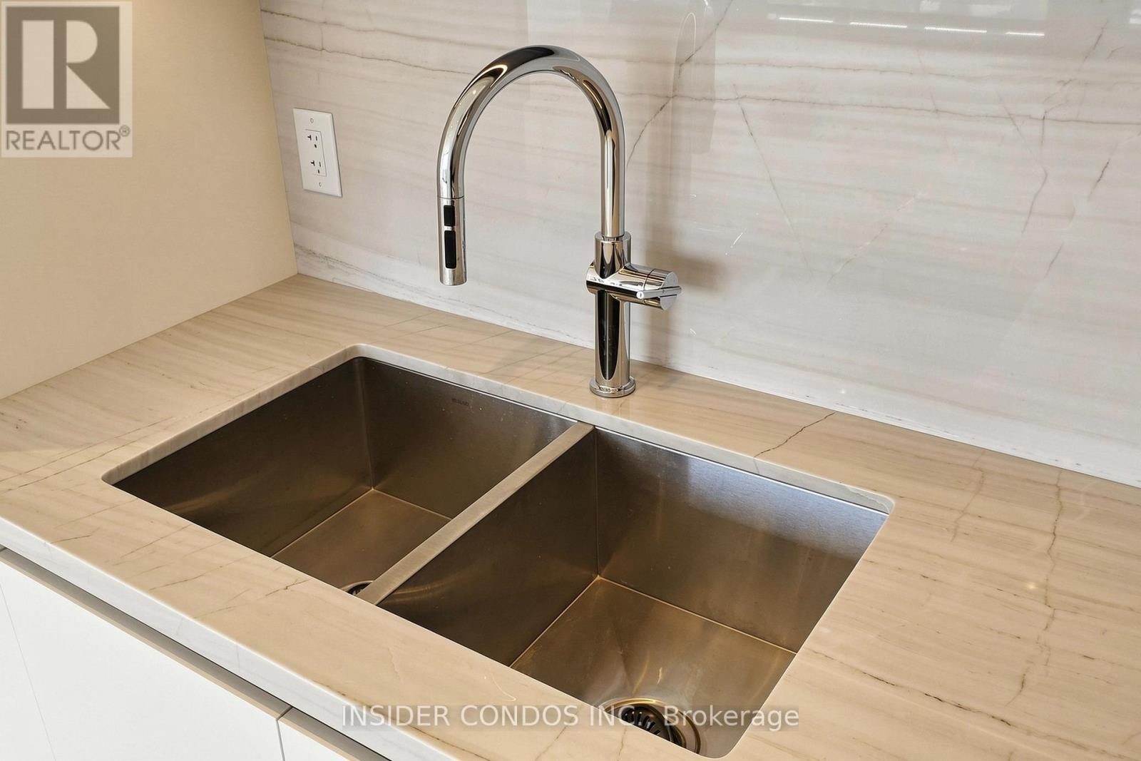 1703 - 1315 Bay Street, Toronto, Ontario  M5R 2C4 - Photo 25 - C13447226