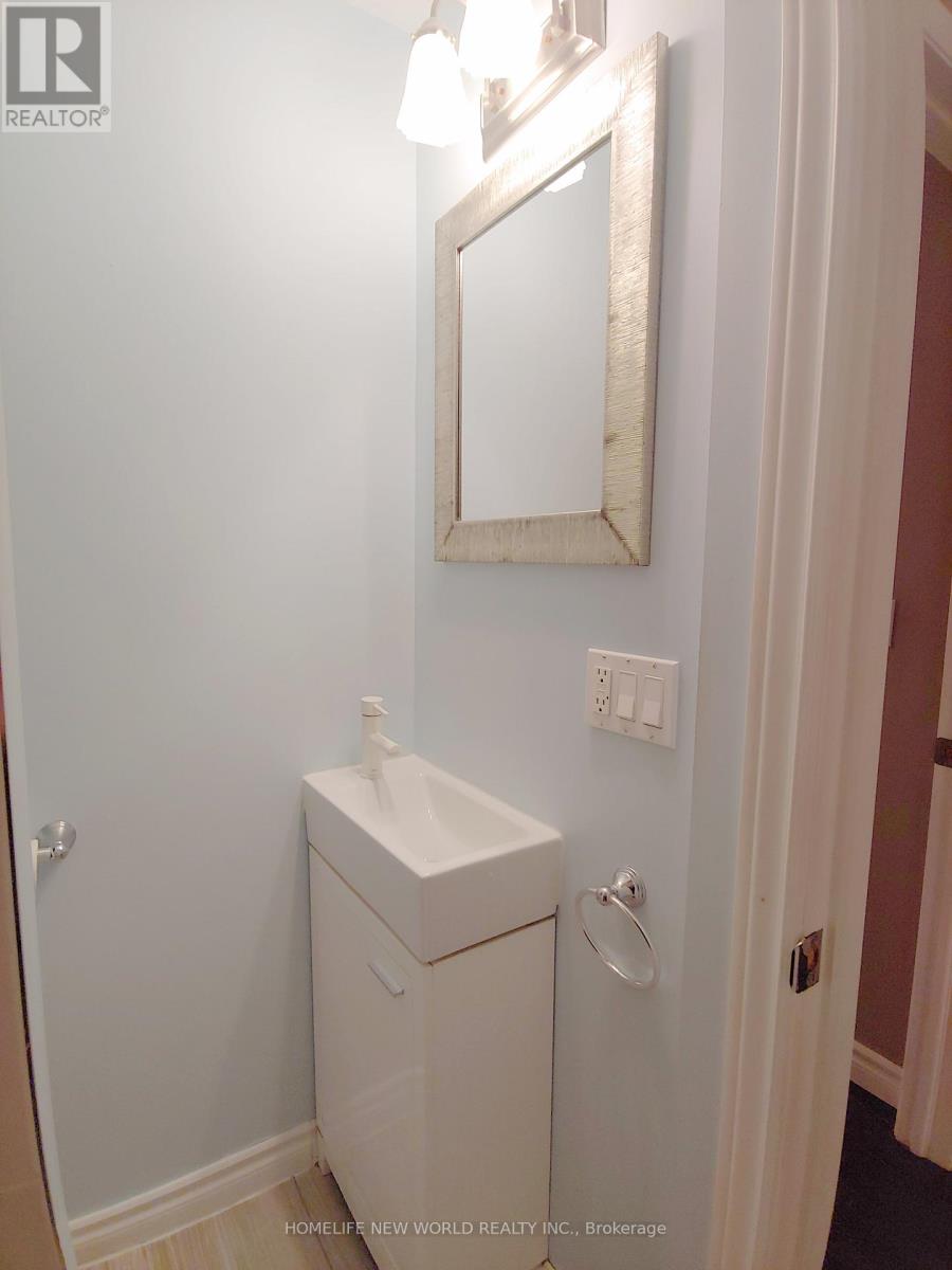 Main - 35 East Lynn Avenue, Toronto, Ontario  M4C 3X3 - Photo 12 - E13446992