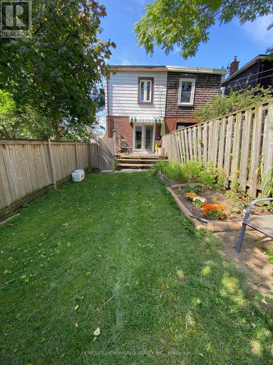 Main - 35 East Lynn Avenue, Toronto, Ontario  M4C 3X3 - Photo 13 - E13446992