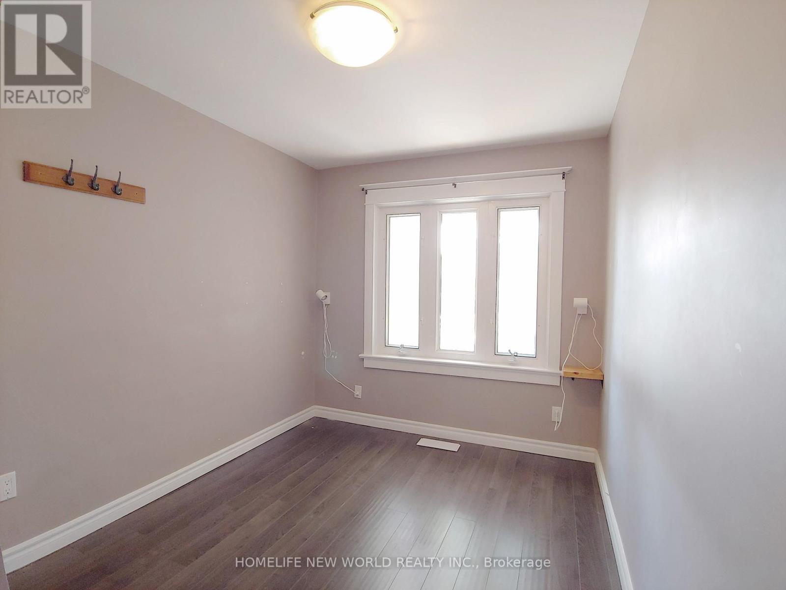 Main - 35 East Lynn Avenue, Toronto, Ontario  M4C 3X3 - Photo 5 - E13446992